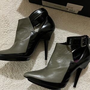 Barbara Bui Olive Green and Black Leather Pointed-Ankle Booties
